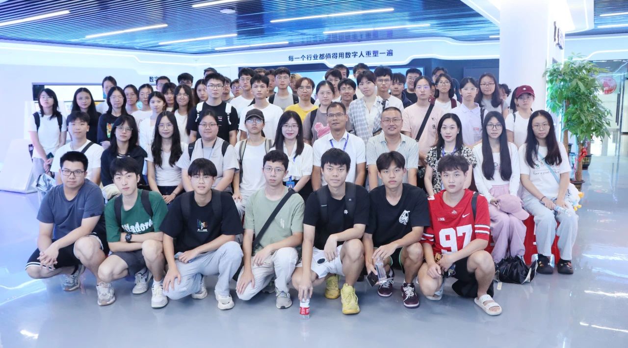 探索未来科技，，，，，，，共筑智慧桥梁