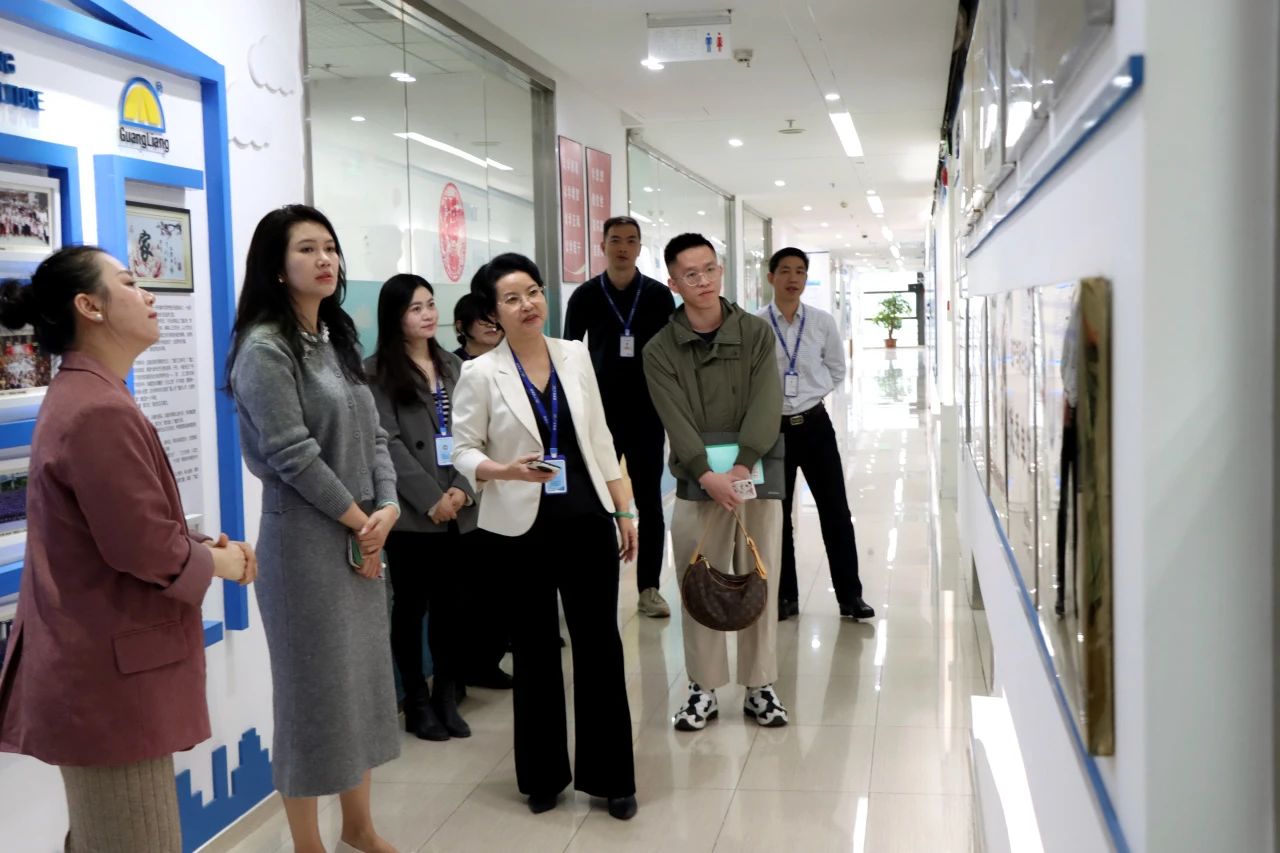 东莞市城市更新协会领导一行莅临意昂娱乐集团参观交流