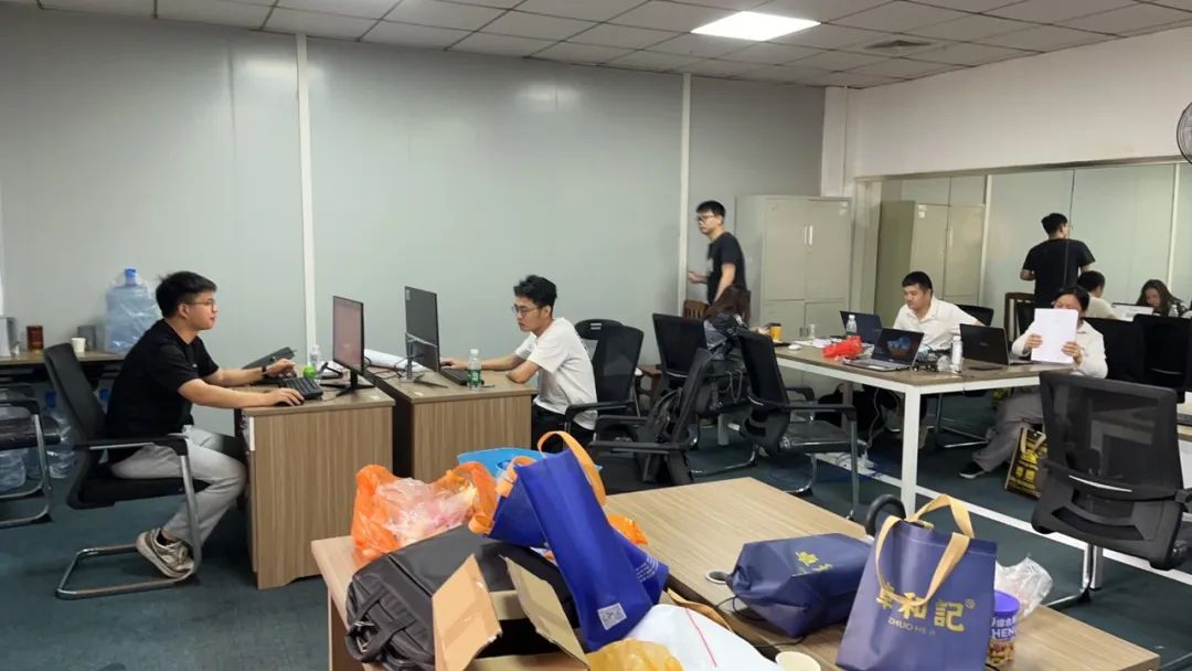 《致敬，，，，，，奋斗的青春》
